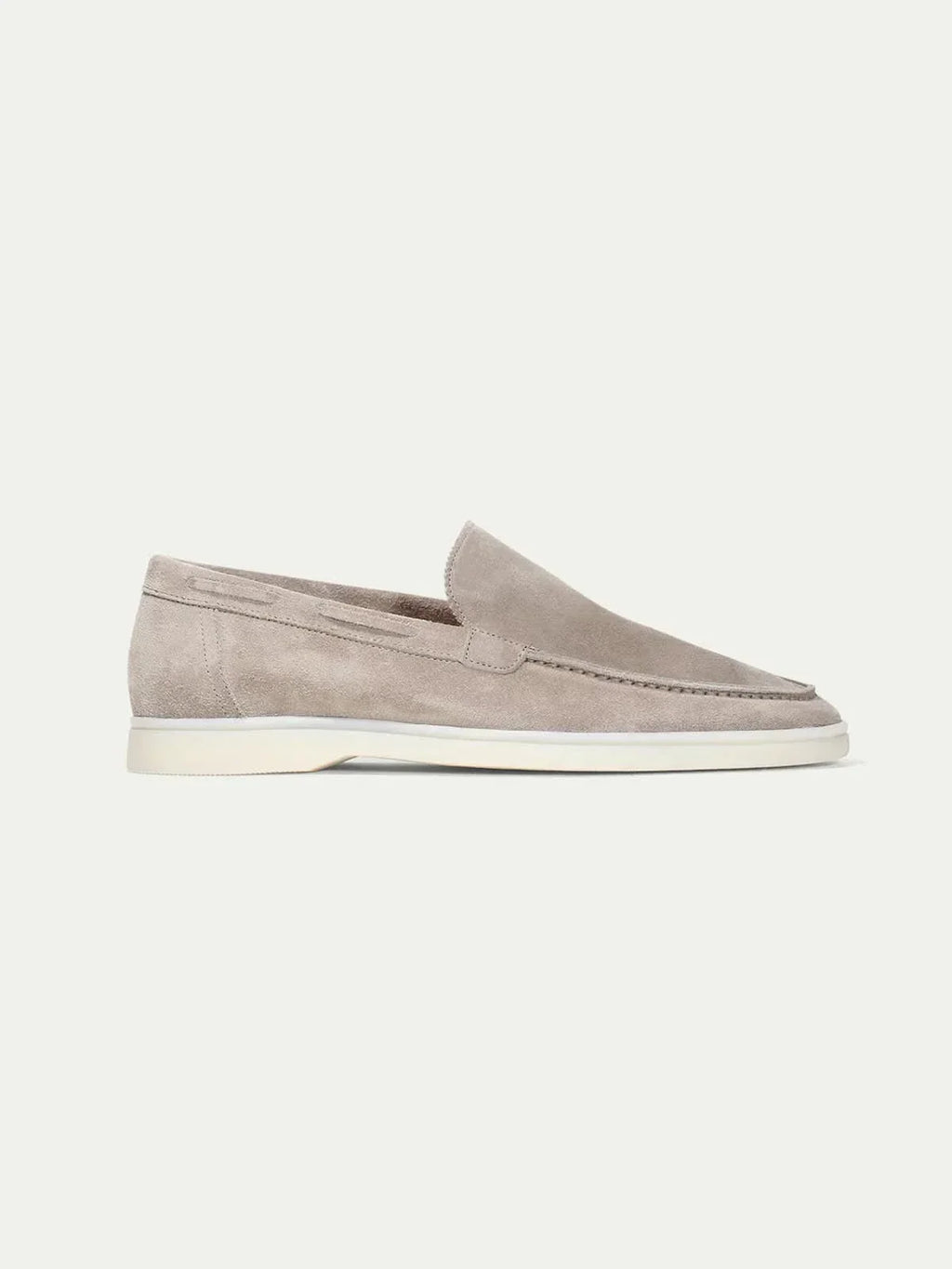 Mocassin ATALEYA en daim non doublé gris clair, vue de trois quarts