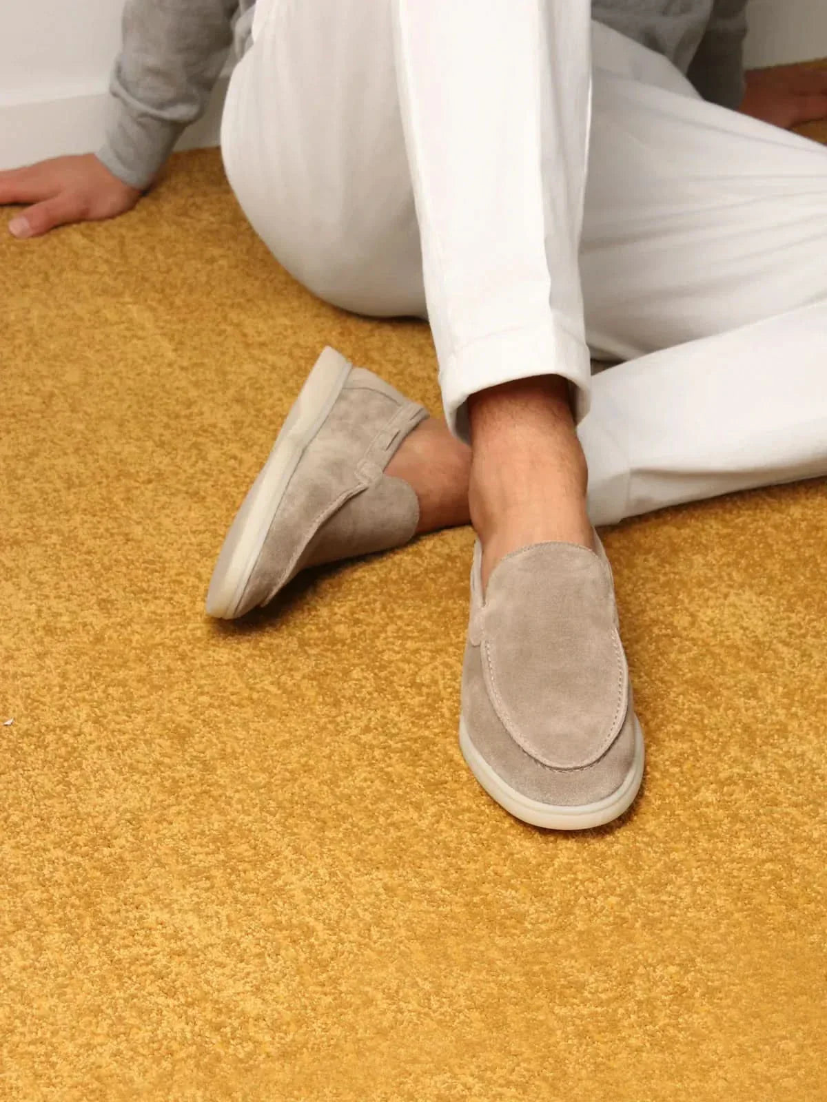 Mocassin ATALEYA en daim gris clair, paire complète